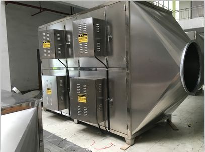 噴漆車間、噴涂車間、烤漆車間、烤漆房、烘干房、印刷車間、太陽能、光伏產(chǎn)業(yè)、油墨車間、塑料廠、飼料廠、橡膠廠、化工工廠、制藥廠、造紙廠、電子廠、制藥廠，線路板廠等工廠車間產(chǎn)生廢氣、有機廢氣、廢氣異味臭味等場所的臭氣處理設備。 